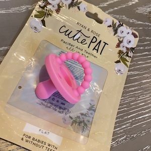 Ryan & Rose Cutie PAT pacifier tether flat pink